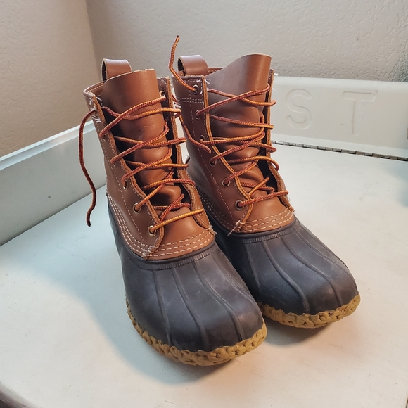 LlBean Boots, 8" tall women's size 7(fits like an 8) - Picture 1 of 8